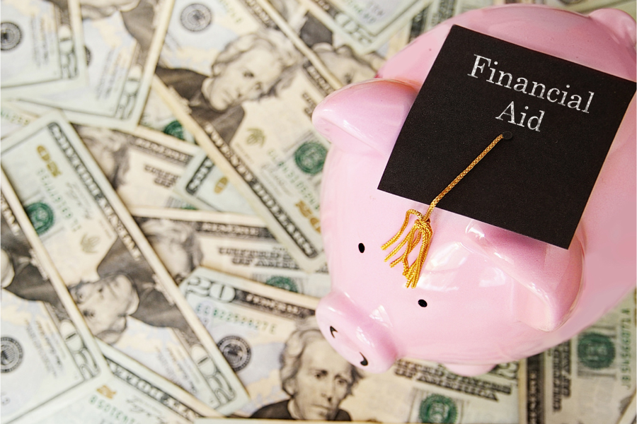 How to Find Scholarships & Financial Aid as an International Graduate Student